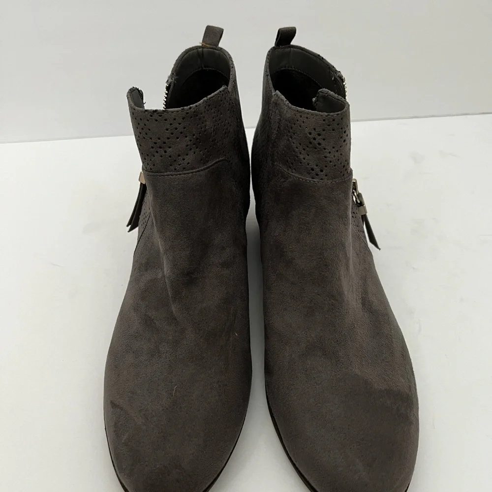 Dr Scholls gray perforated faux suede booties boho side zip excellent si… - Picture 2 of 8